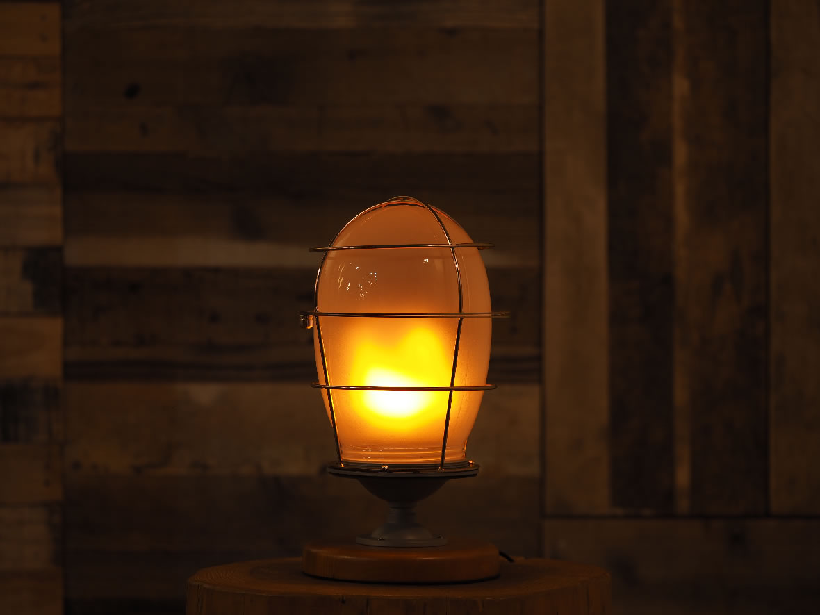 炎のゆらぎで、やすらぎの演出ができる LED炎セラピー電球